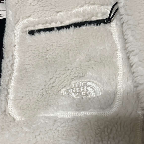 The North men's heritage extreme pile pullover in gardenia white/sulphur moss - Picture 2 of 7